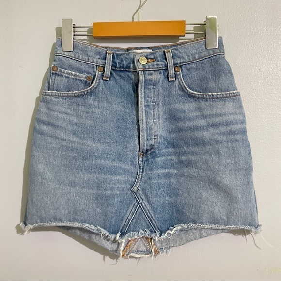 Agolde Quinn High Rise Mini Skirt in Devotee - Picture 3 of 11